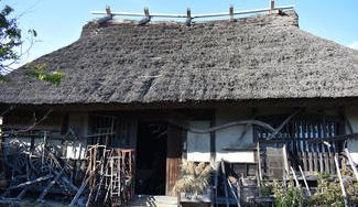 民具（数万点）、古文書伝える香寺民俗資料館「傷み激しいかやぶき屋根