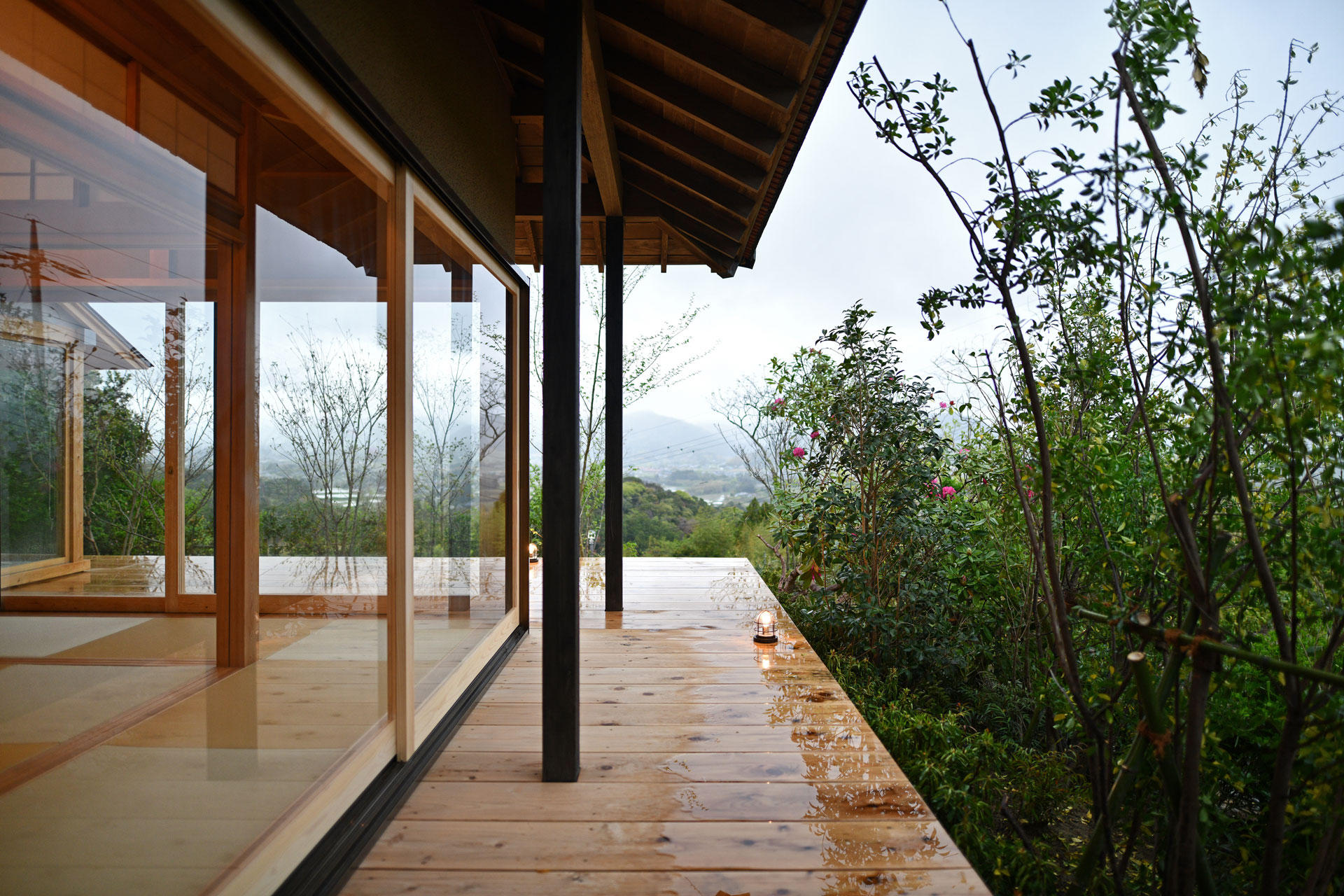 鴨川の原風景を見渡せる》ホテルクオリティの一棟貸【限定16組のC