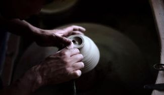 クラウドファンディングプロジェクト：400年続く京都・宇治の「朝日焼」。展示と体験を通し、宇治に息づくお茶の文化をつなげていきたい