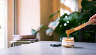 クラウドファンディングプロジェクト：食卓を、春色に塗り替えよう。HAPPY NUTS DAYのフレッシュな浅煎りピーナッツバター