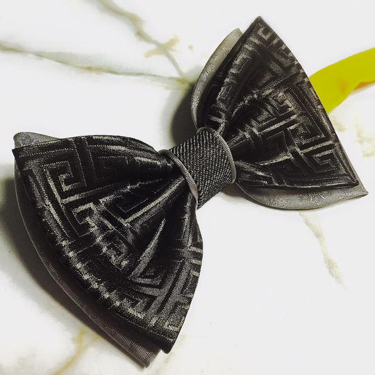 ネクタイを蝶ネクタイ（ピアネスタイ）にリメイク！