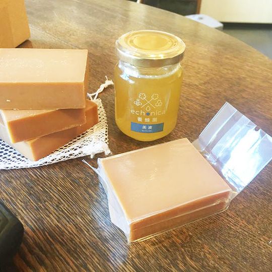 鎌倉で採れた蜂蜜120g 1本と鎌倉で採れた蜂蜜で作った「鎌倉はちみつ石鹸」セット