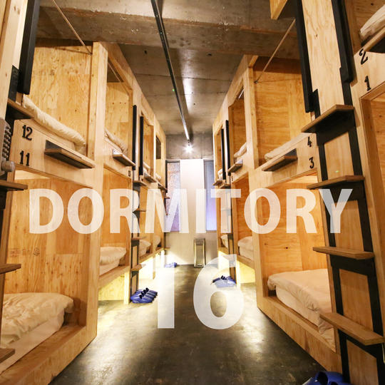 ドミトリー宿泊1泊券x16枚(通常価格より約44%OFF)+ロゴステッカーx16枚