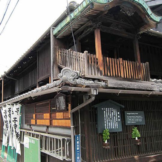 ●サンクスメール ●LCRAオリジナルTシャツ ●完成本1冊（氏名入り）●ランチ付探索ツアー参加1回