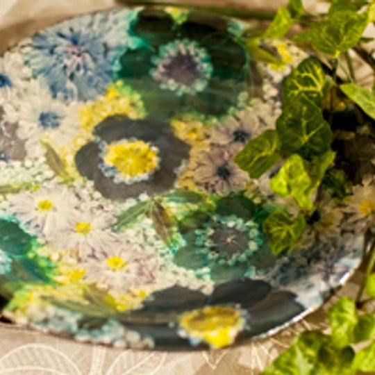 瀬戸の女流陶芸家 野村晃子　花ディナープレート（ブラック）、やきものワールドチケット1枚付き