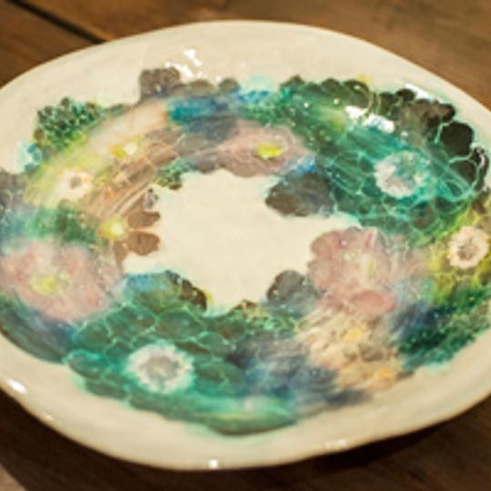  瀬戸の女流陶芸家 野村晃子　花ディナープレート（ホワイト）、やきものワールドチケット1枚付き 