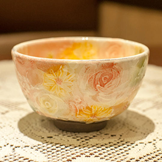  瀬戸の女流陶芸家 野村晃子　花抹茶盌（オレンジ）木箱付き、やきものワールドチケット3枚付き 