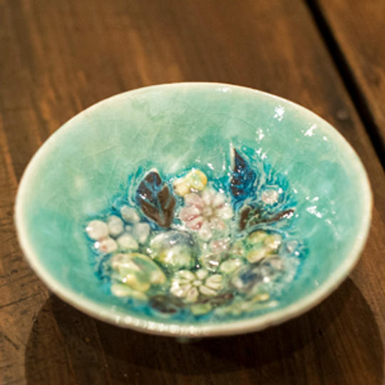  瀬戸の女流陶芸家 野村晃子　デコ盃（木箱付き）、やきものワールドチケット1枚付き 