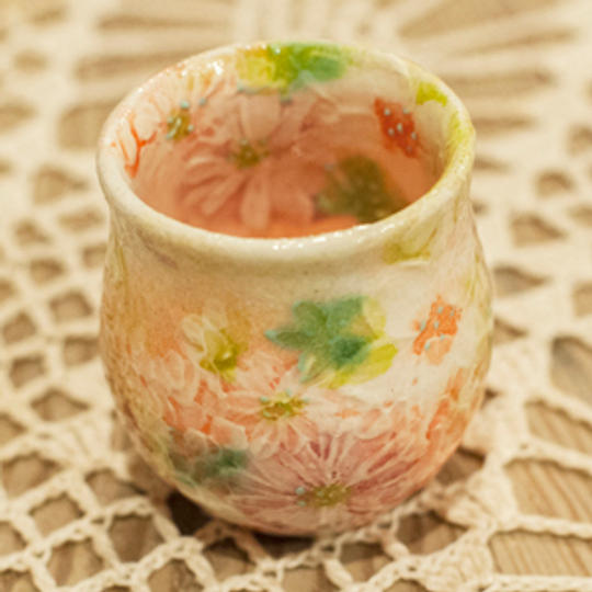  瀬戸の女流陶芸家 野村晃子　花ぐいのみ（ピンク） 木箱付き、やきものワールドチケット1枚付き  