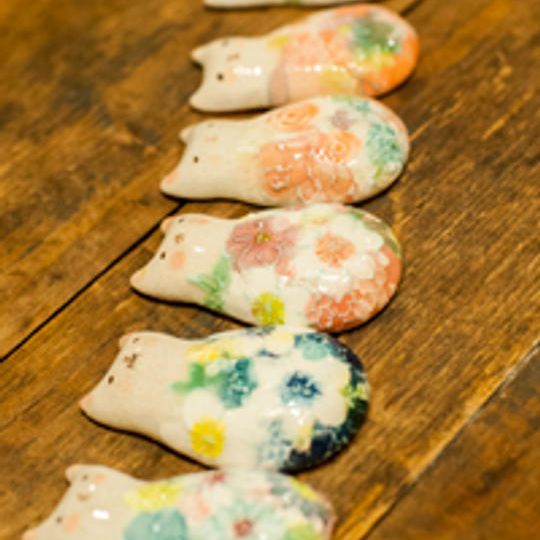 瀬戸の女流陶芸家 野村晃子　ねこはしおき（6個セット）、やきものワールドチケット1枚付き 