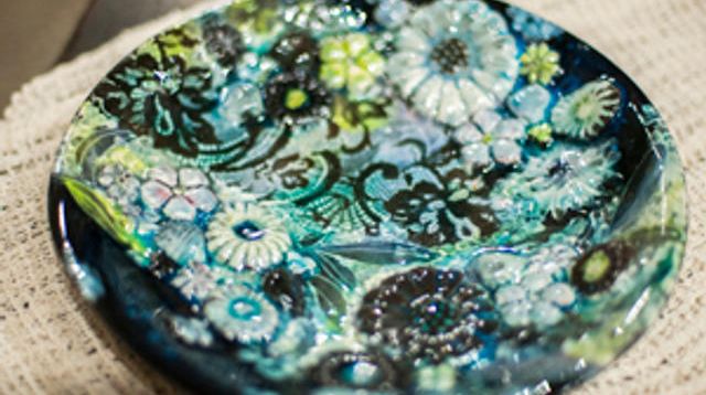 作家　陶芸作家　野村晃子　ネコ型花柄皿　ゆずりは工房好き 作家 陶芸作家 野村晃子 ネコ型花柄皿 ゆずりは工房好き - メルカリ