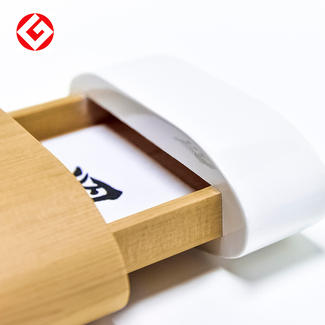 モダンでコンパクトな神棚「かみだな／しろ×むく」