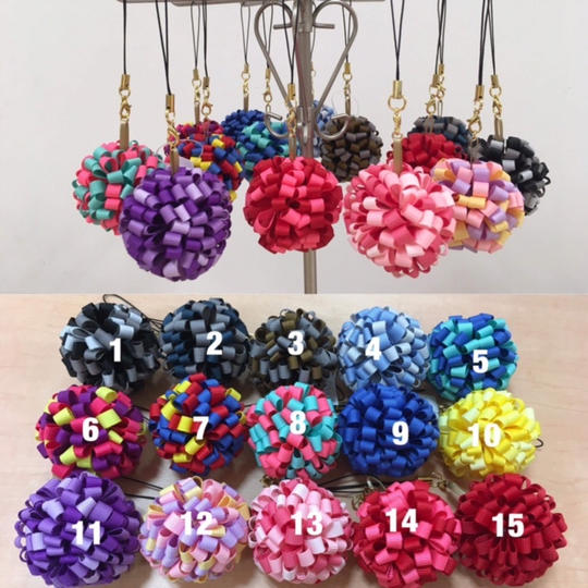 オリジナルアクセサリーsaltamのぽんぽんストラップとのコラボ防災ポーチ