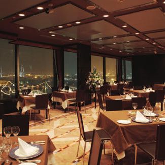 横浜観光にも最適なロケーションで味わう絶品コース！【 ホテルモントレ横浜 エスカーレ】2名様1組の限定特別価格！