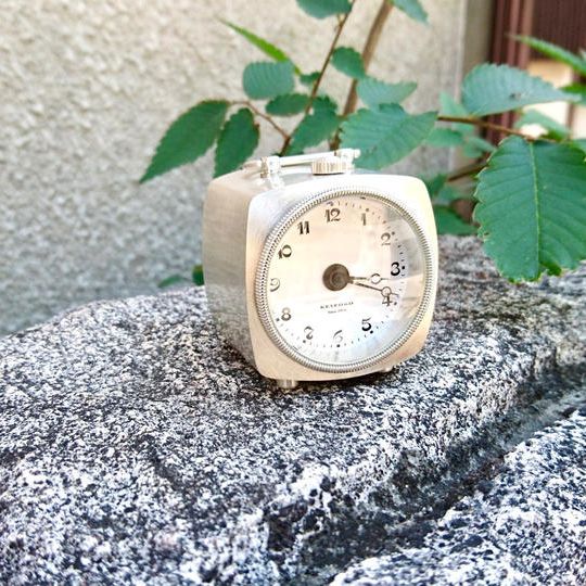 【10%OFF】[新製品]グラブテーブルウオッチ シルバー&ブランドヒストリーブック