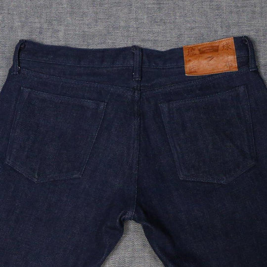 量産不可能と言われた『琉球藍』100％デニム誕生（テーパードジーンズ）