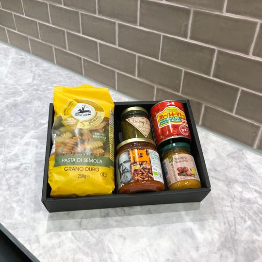 スタッフ厳選食材・食品のギフトBOX