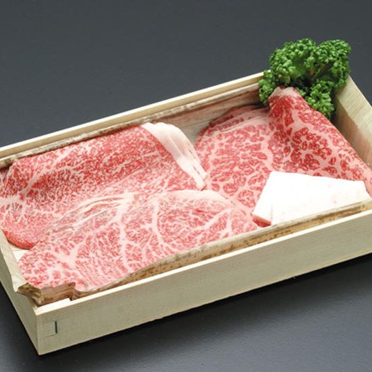 A5ランクの黒毛和牛すき焼き用、上牛肉セット500g