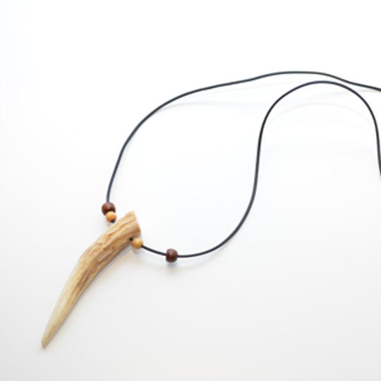シカの角ネックレス