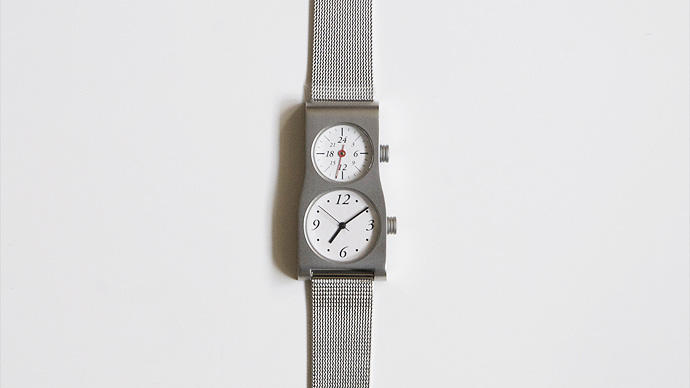 ふるさと納税 小物 長野県 岡谷市  腕時計 クオーツ式 五十嵐　威暢　DUAL TIME 12+24（テ゛ュアルタイム） バンド レザーバーガンディ 腕時計 時計 ブランド … アートを持ち歩く】世界的アーティスト、五十嵐威暢の限定