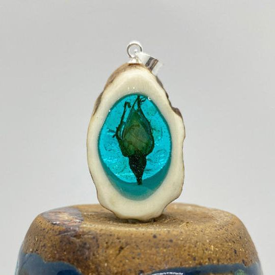 鹿の角のスーパームーン・ペンダント 白バラとアパタイト