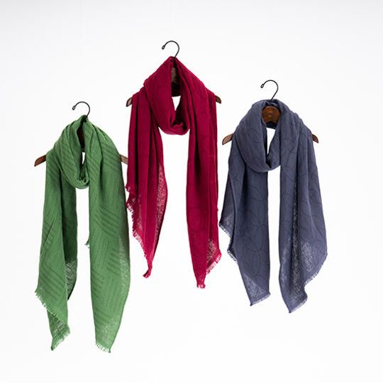 ガーゼ織りのストール (ワイン染め/抹茶染め/水なす染め )