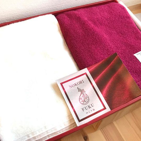 《Creema限定価格》【NOKORI-FUKU のこり福】フェイスタオル 紅白セット（ギフトBOX入り）