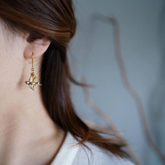 ツバメのピアス・イヤリング