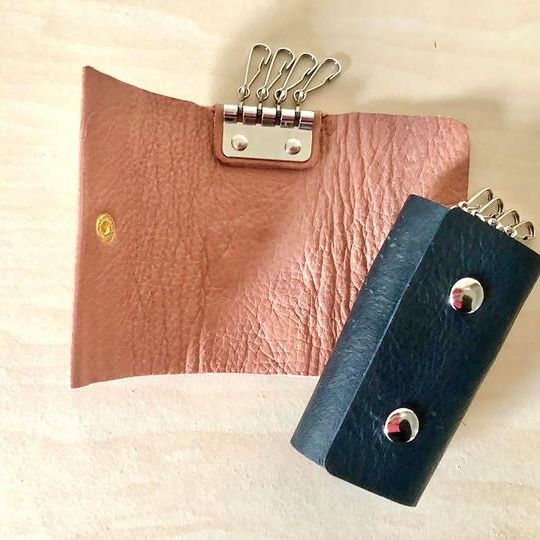 ジビエレザーのキーケース＋不用品の無料お引取サービス