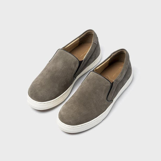 最高級カーフレザー使用、雨でも安心の超撥水スエードスリッポン　グレー25cm （一般販売価格17,800円）