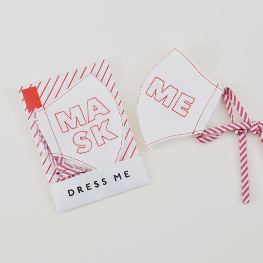 赤いステッチの布マスクMASK ME