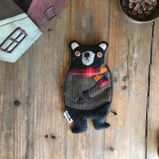 	【ご好評につき追加】マフラーをしたクマのポーチ
