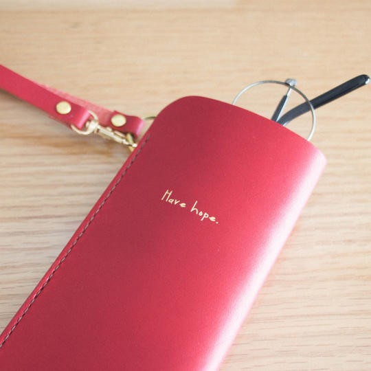 【 新リターン 】抗菌レザーのメガネケース・赤色