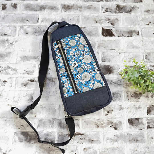 先行限定販売！春デザインの新作ボディバッグ（水色）