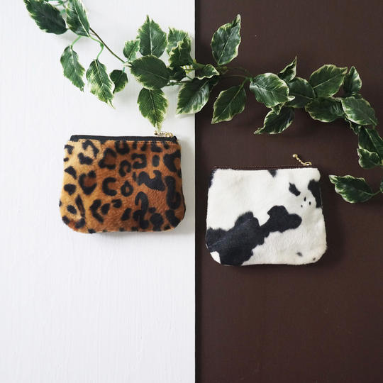 ふわふわエコファーのまんまるポーチ