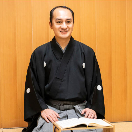 ⑰【ワークショップ】「沖宮を舞う」金剛龍謹による仕舞ワークショップ＋能楽堂ツアー（5/4 13:00の回）