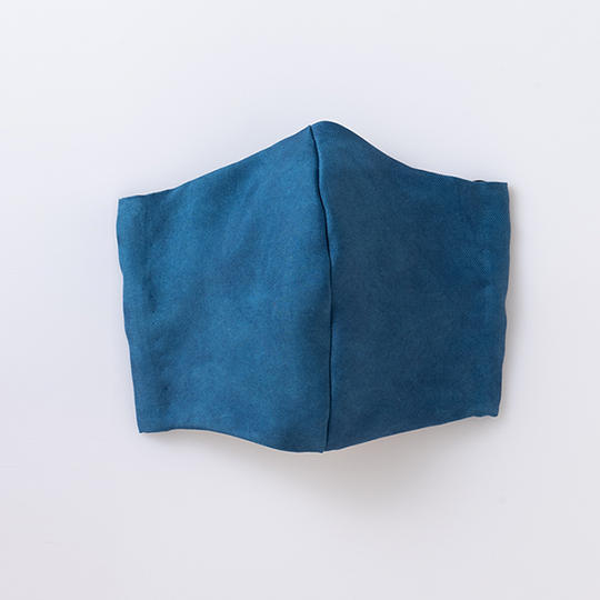 ⑪【沖宮限定マスク】「祈りと染ー藍」草木染めシルクマスク