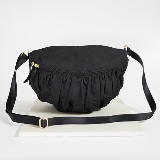 Fashion Designer歴20年の相方が作る《コーデュラナイロンの撥水2WAYボディーバック》