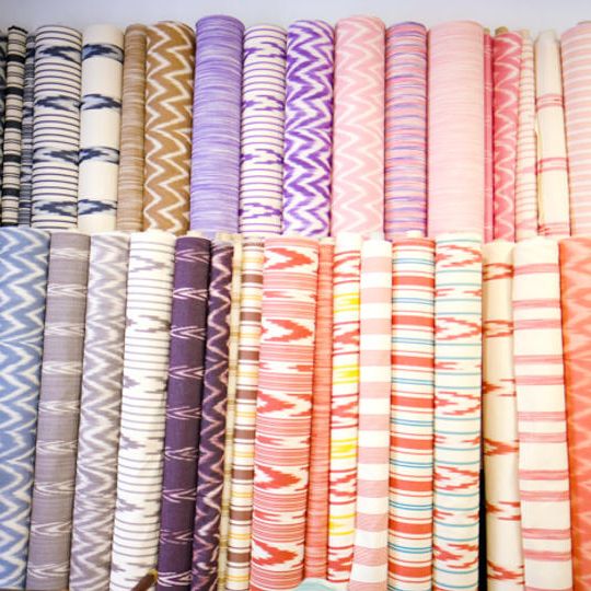 伝統生地から選べる！「さらに行った気分になれる」オーダーメイドサコッシュ＋サンクスカード