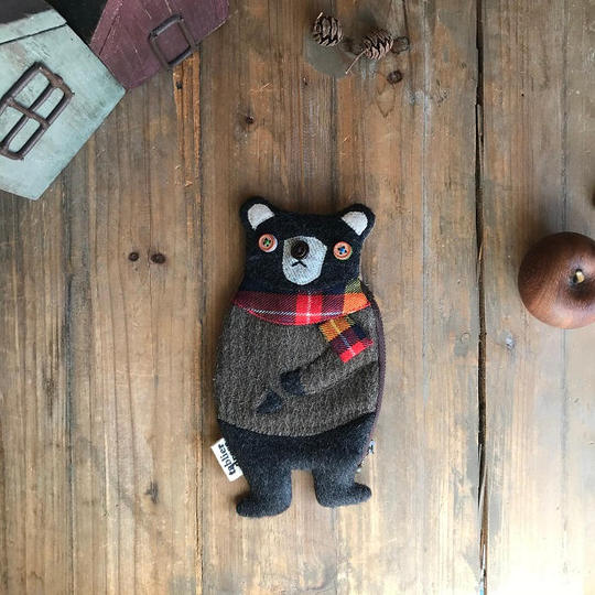【ご好評につき追加】マフラーをしたクマのポーチ