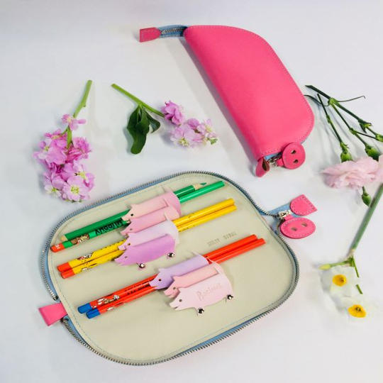 サクラ色子ぶたのレザーペンケース（ピンク）