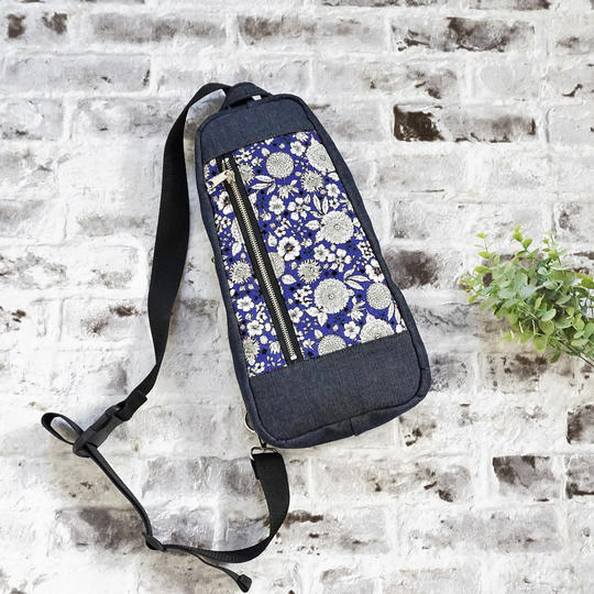 先行限定販売！春デザインの新作ボディバッグ（紺）