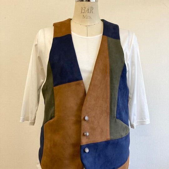 男女兼用❤️バイカラーV首ベスト キャメル紺カーキ　裏地付（サイズフリー　メンズ M、レディースL ）