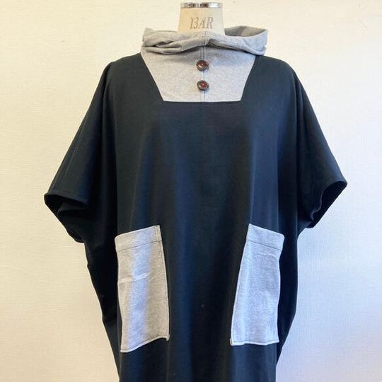 男女兼用❤️バイカラーポンチョ風五分袖パーカー黒グレー（男女フリー  L〜 L L）