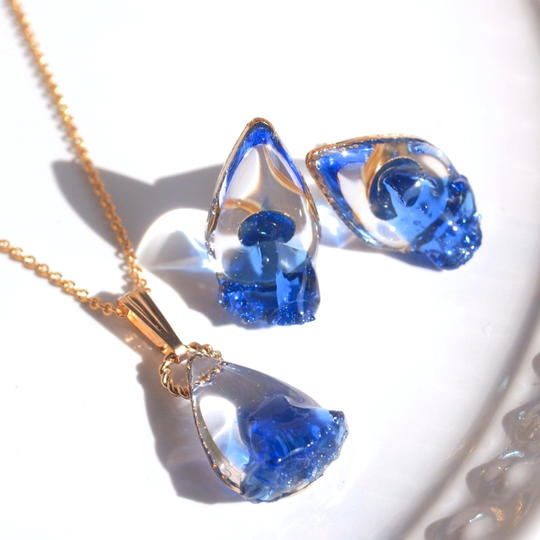 ころんと溢れるしずくコバルトブルーCoffret【ピアス&ネックレス】