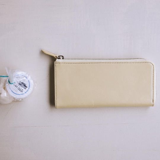 早期購入 限定ミニケアセット付！１万円サイズの最小L字ファスナー長財布