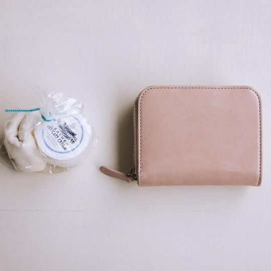 早期購入 限定ミニケアセット付！手のひらサイズにカード16枚収納！プチマルチウォレット　 