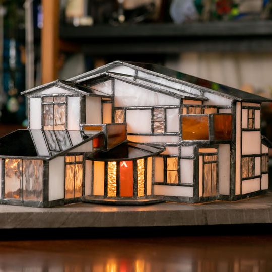 先着1名様限定！10坪の建物をステンドガラスの模型に（5万円相当）
