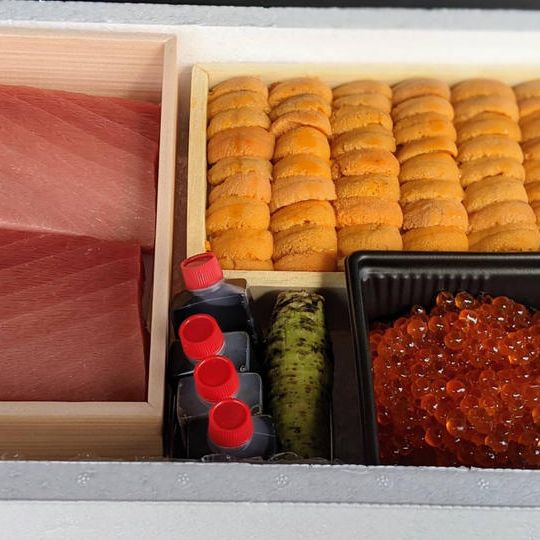 【清水五条　近幸】近幸厳選贅沢！高級海鮮丼詰箱
