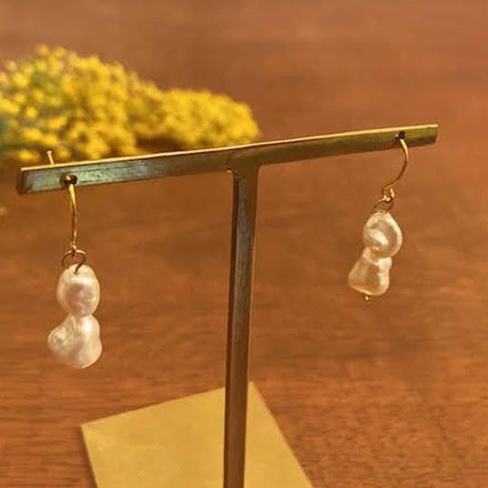 【SOI】バロックパールピアス(小２粒)